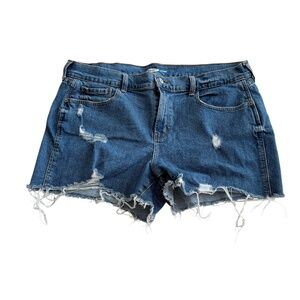 BUNDLE 3/$20 EUC Old Navy distressed boyfriend shorts